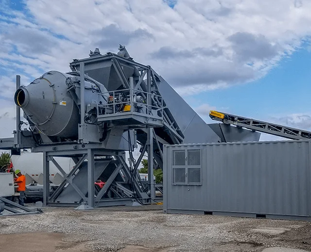 RexCon Mobile 12 SE aggregate section and conveyor on a job site